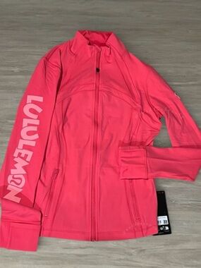 Lululemon Disney Define Jacket Nulu Lip Gloss NWT Rare